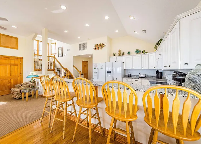 K1226 Pretty Mama Oceanfront, Private Pool, Elevator, Rec Room, Pets Ok!